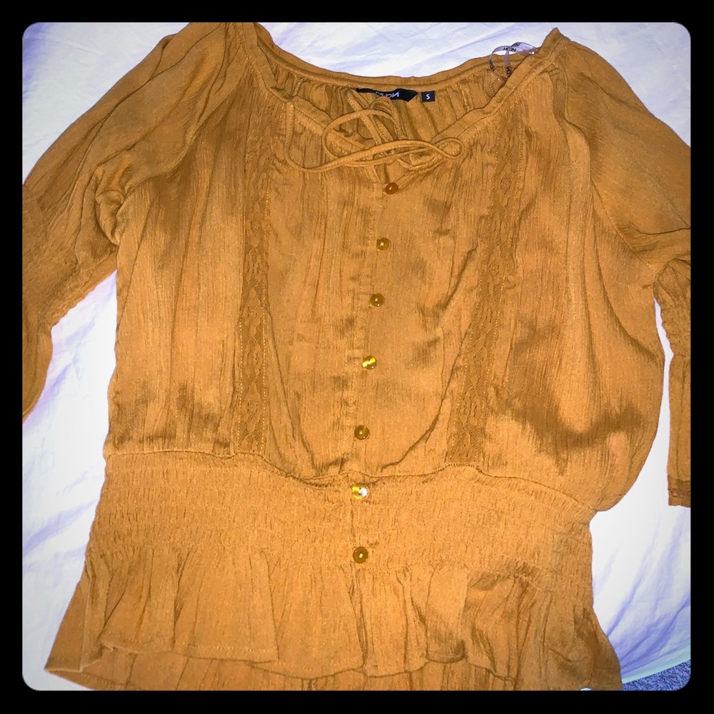 A cute blouse!